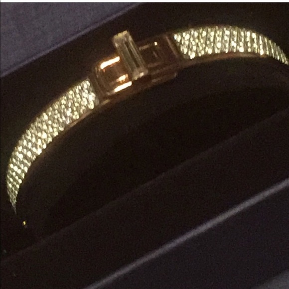 NWT Swarovski Gave Bangle - Picture 2 of 9